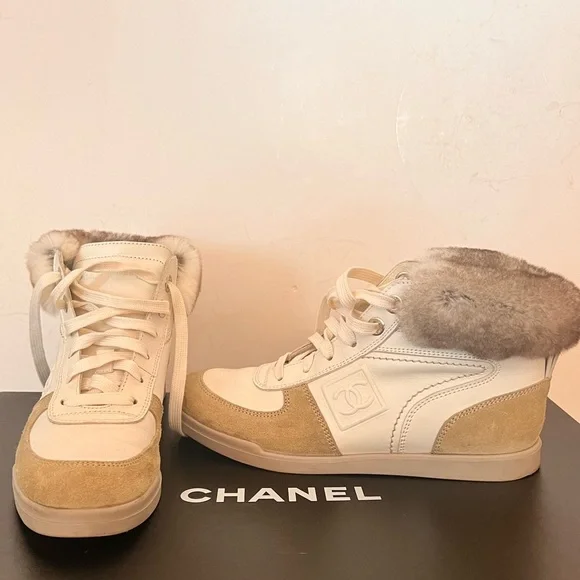 Vintage Chanel boots sneakers Italy size 38 real Fur Rare white Gray - Picture 9 of 12